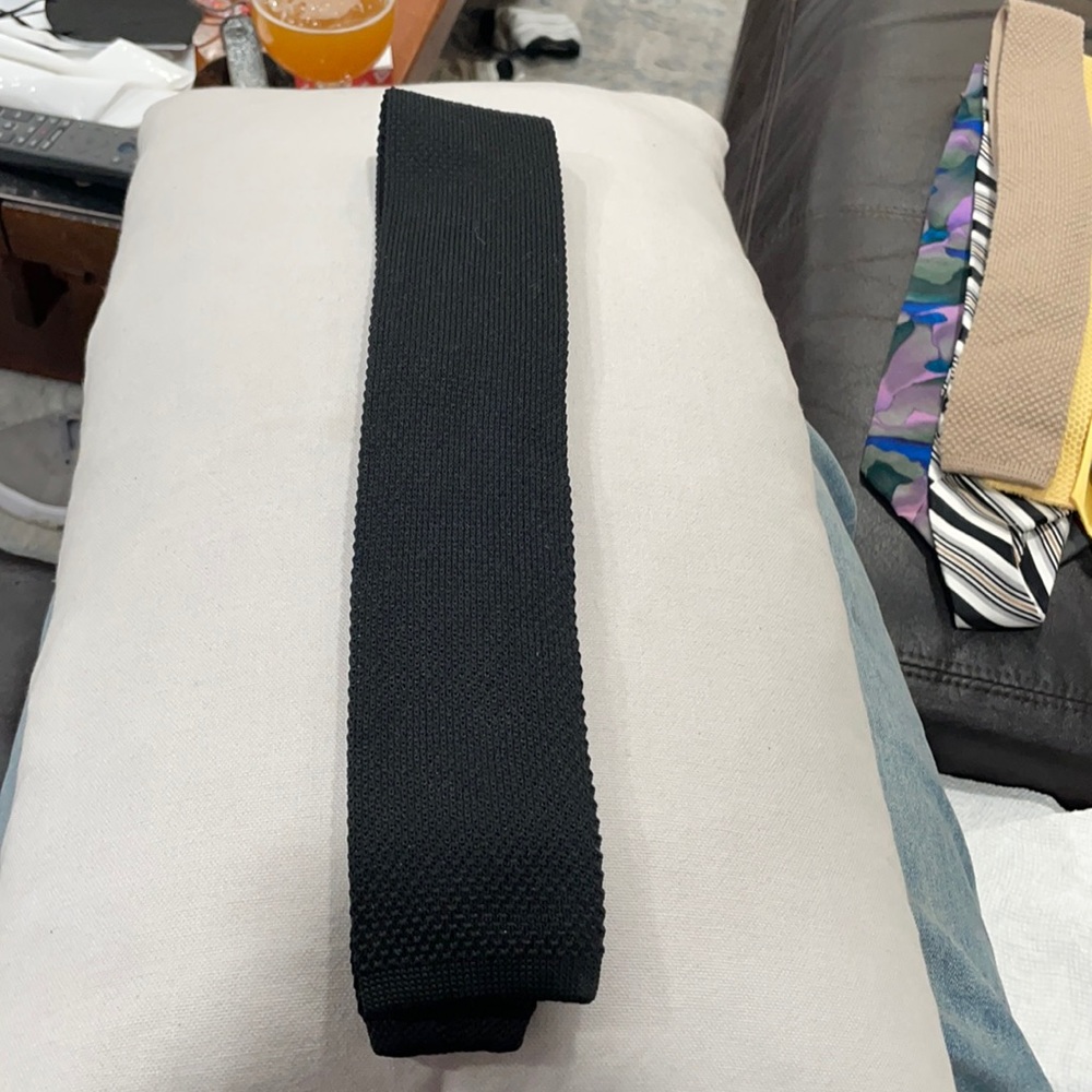 Black sweater tie